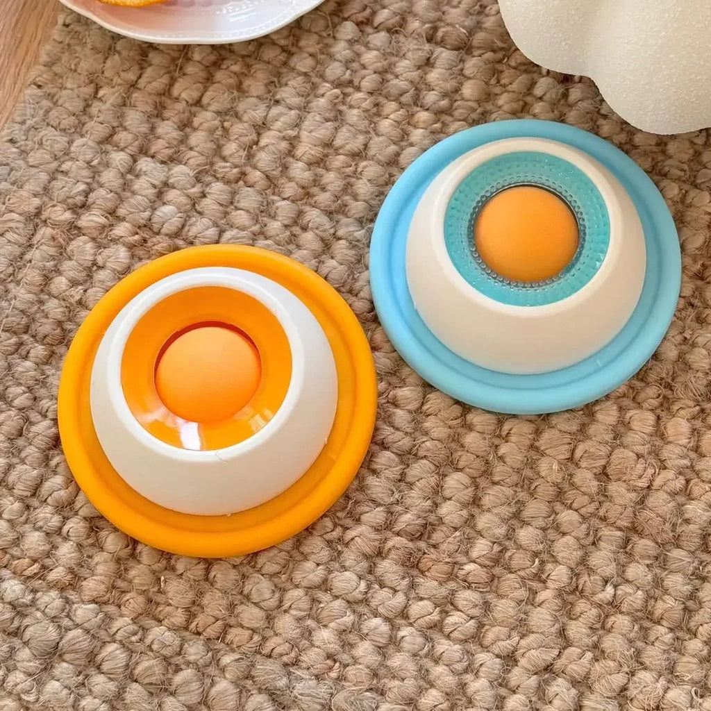 3D Lick Toy Treat Dispenser: blue and orange